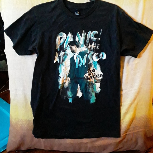 Panic At The Disco, Medium Band Teeshirt Promoting "Pray For The Wicked" Album - Picture 2 of 12